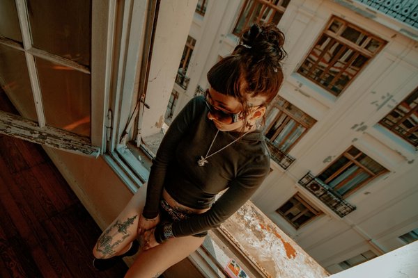 How can real estate diversify your investment portfolio?